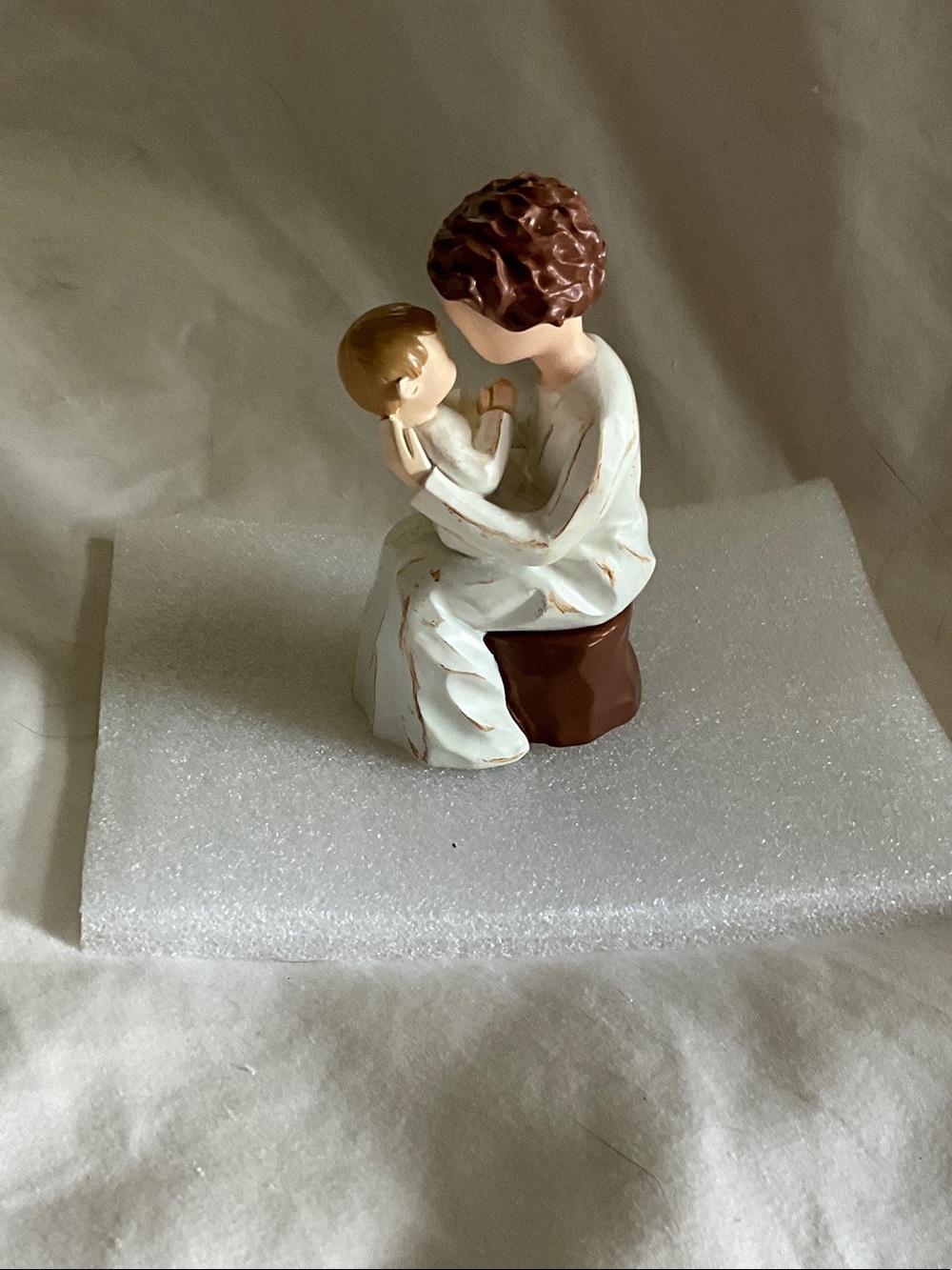 Figurine Mother/Grandmother and Child Decorative Statue - White and Brown
